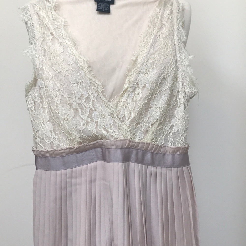 Cute Rue 21 Sleeveless lace top pleated dress